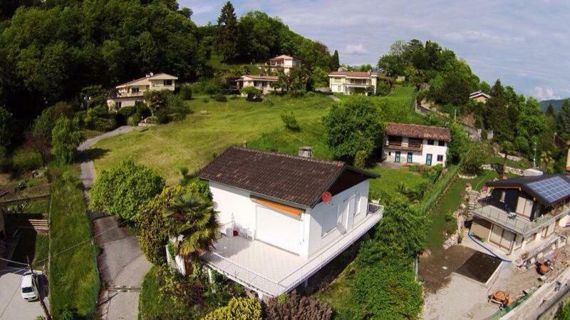 Вилла Bellavista Brezzo Экстерьер фото